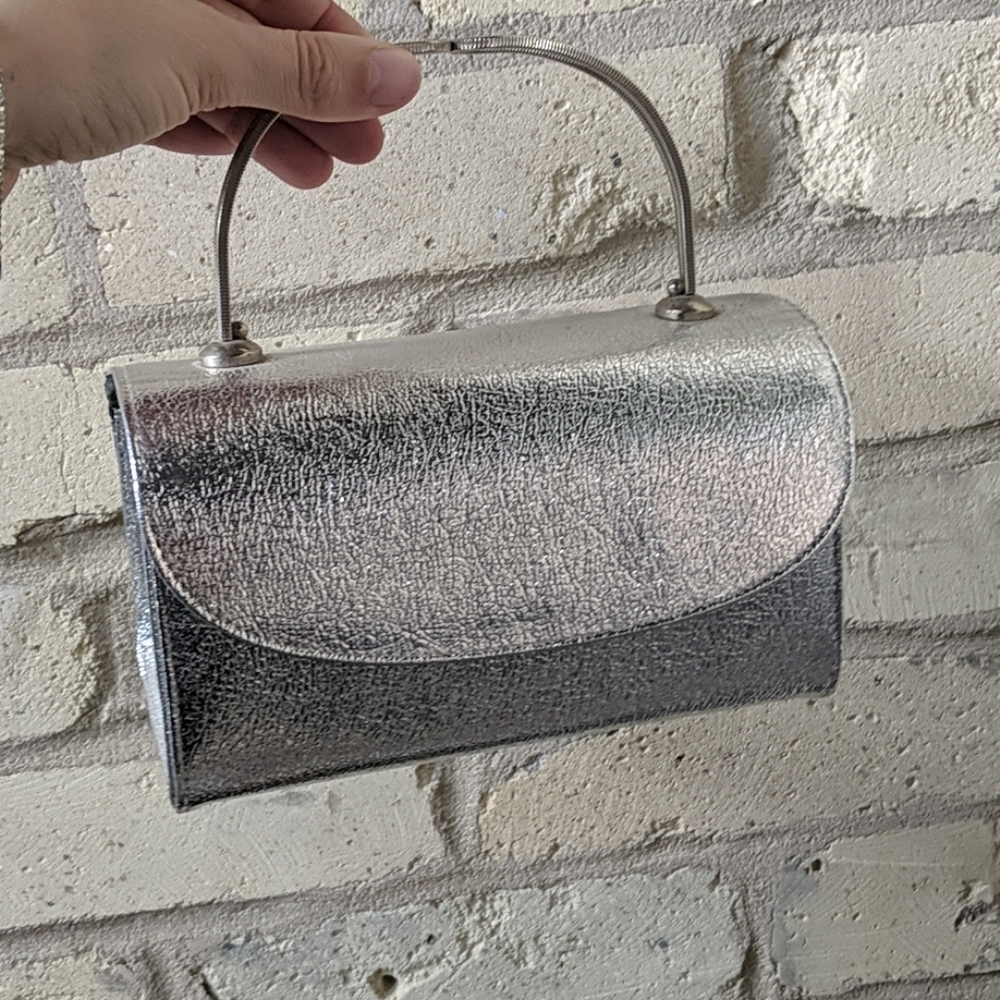 Vintage Silver Metal Handle Purse - Picture 9 of 9